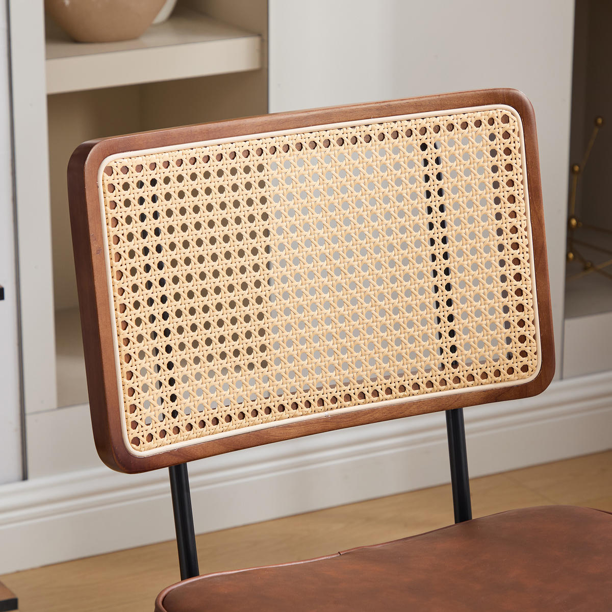 DREHSTUHL DE-36881 mit Rattan-Rückenlehne und PU-Leder-Sitz Braun - Braun, Metall (58.5/91.5/55cm) - ComfortXL