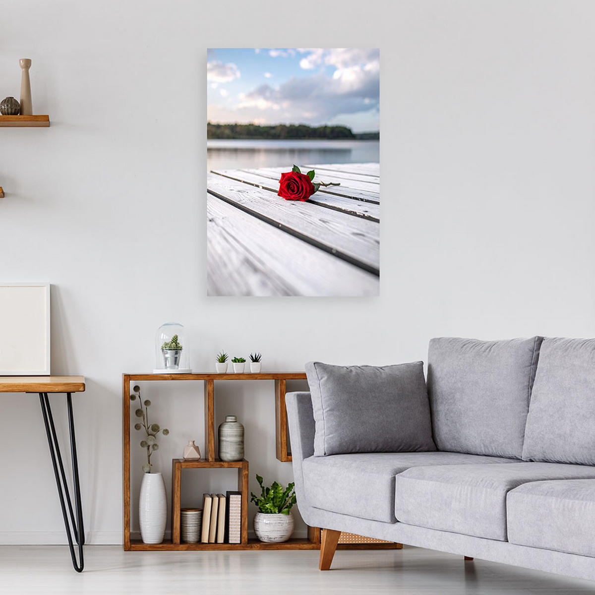 BILD auf Leinwand, Rote Rose auf einem Pier - Rot, Textil (20/30cm) - Feeby