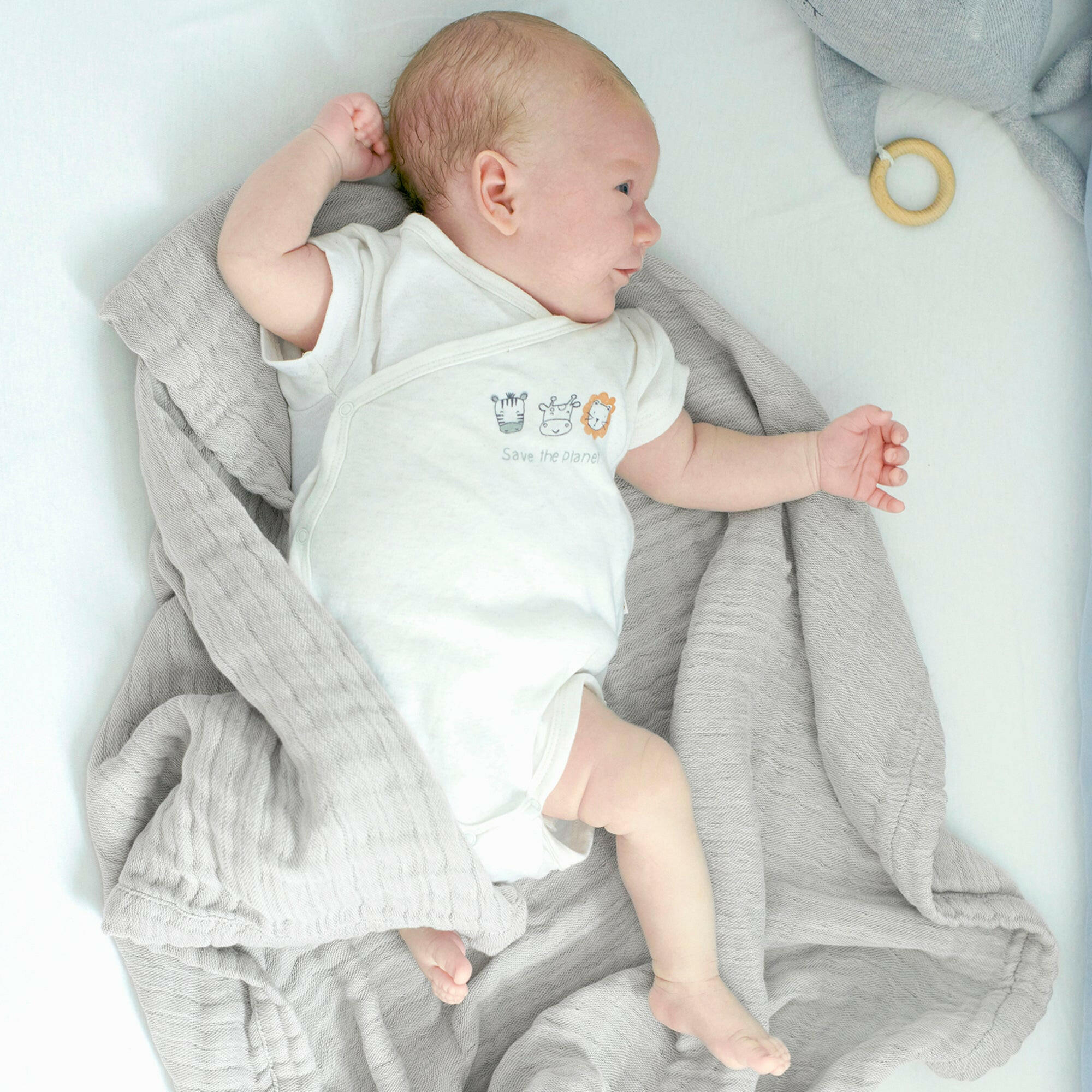 Thumbnail - nordic coast company Musselindeckegrau, Grau, Textil, 80x80 cm, Schlafen, Babybett-Ausstattung, Babydecken & Babykissen,...