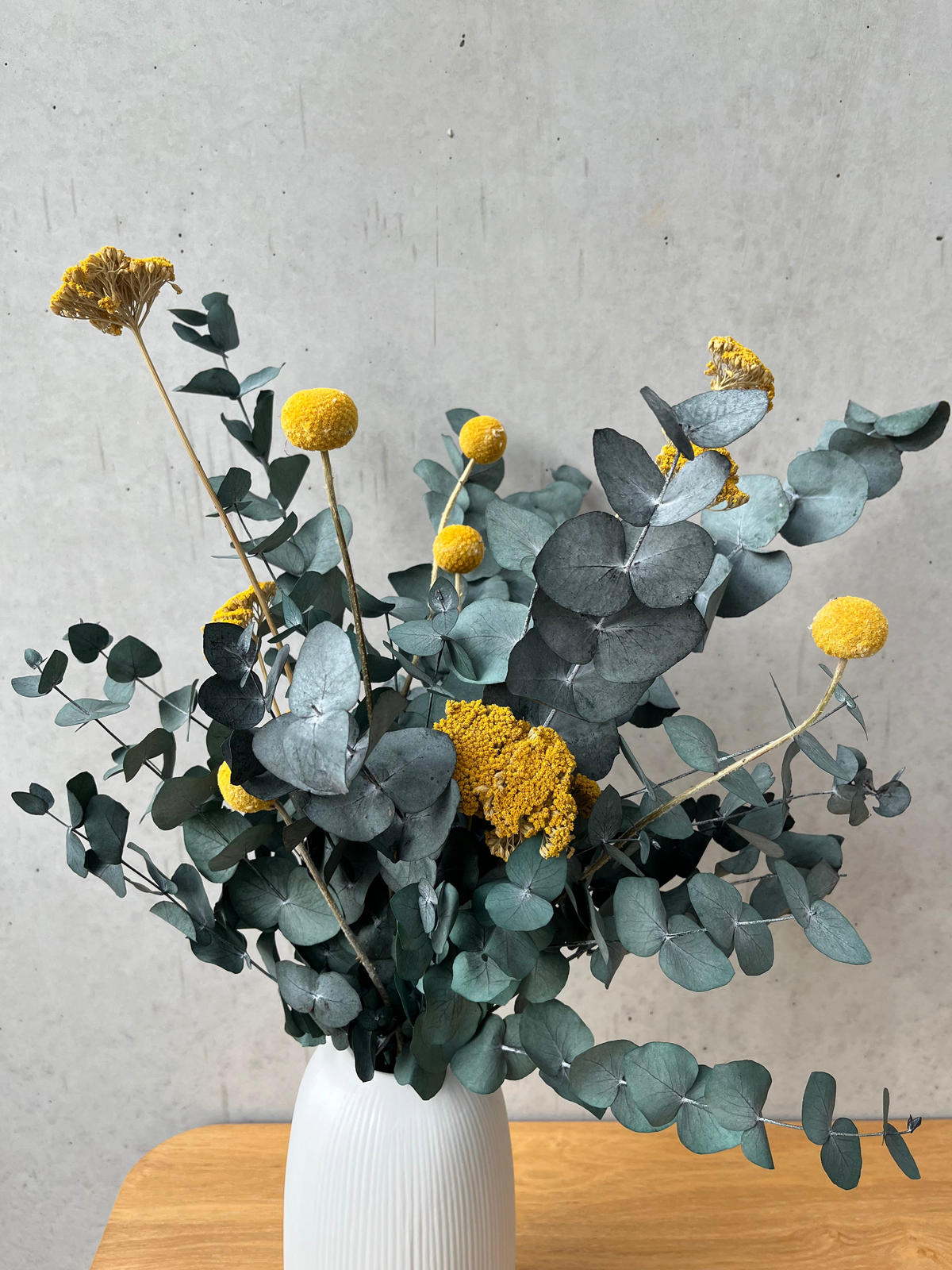 TROCKENBLUMEN Strauß Pop of Color: Eukalyptus yellow - Gelb, Naturmaterialien (40cm) - Lykke & You