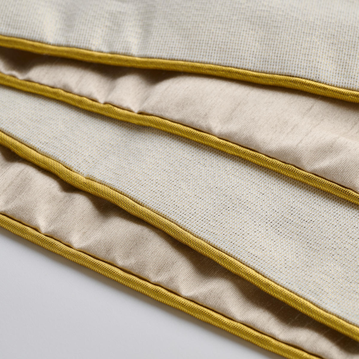 TISCHLÄUFER Bestickter ARVORE, 40x180 cm, Gold, Weihnachten Deko Tischdecke, Christmas - Goldfarben, Kunststoff (180/40/1cm) - home&you