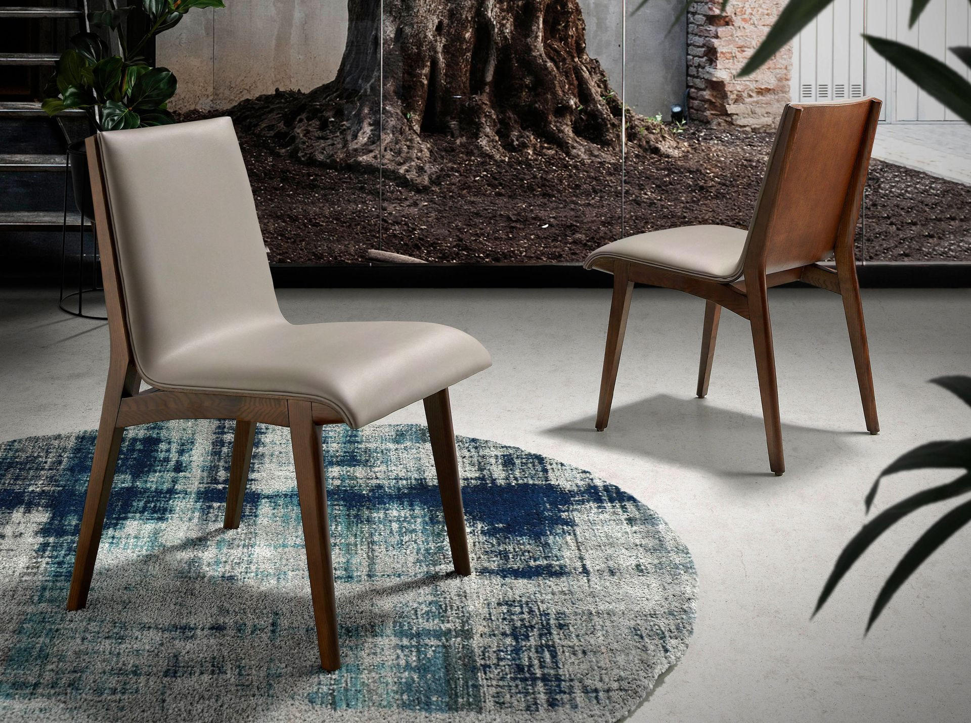 Thumbnail - Angel Cerda Stuhl, Nussbaum, Grau, Textil, 46x82x59 cm, FSC 100%, Esszimmer, Stühle, Esszimmerstühle, Vierfußstühle