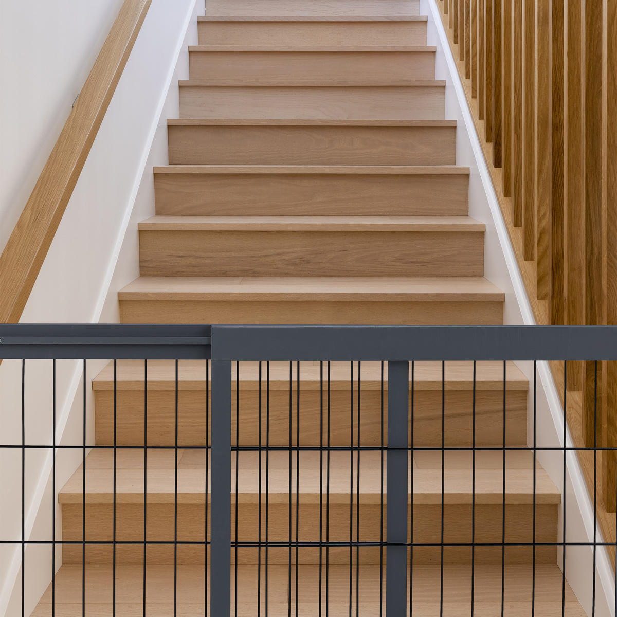 ABSPERRGITTER Grau Schwarz ausziehbar Holz 70-108 cm - Grau, Holz/Metall (108/32cm) - Relaxdays
