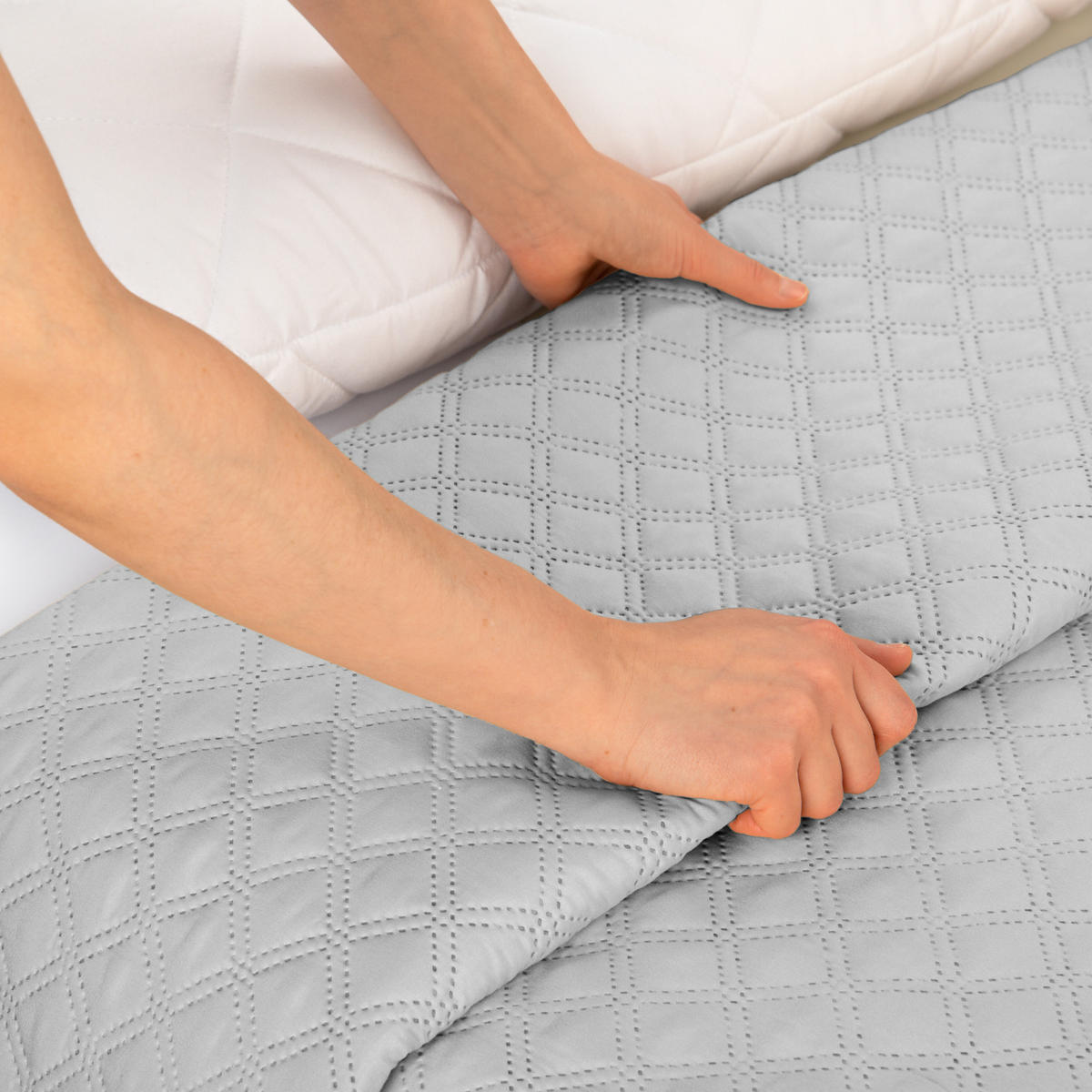 TAGESDECKE Olivia 220/240 cm Hellgrau - Grau, Textil (220/240cm) - Beautissu 
