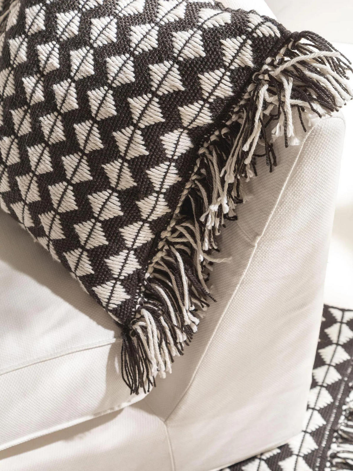 OUTDOORKISSEN Morty Schwarz/Weiß 40x40 cm - Schwarz, Textil (40/40cm) - benuta Pure