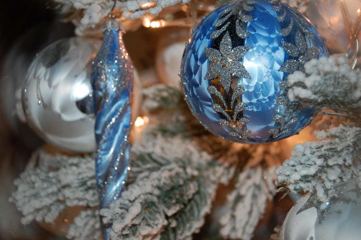 CHRISTBAUMKUGELN Set Eislack Winterdorf Blau 8cm (Glas / 9 Stk.) - Blau, Glas (8/8/8cm) - Krebs Glas Lauscha