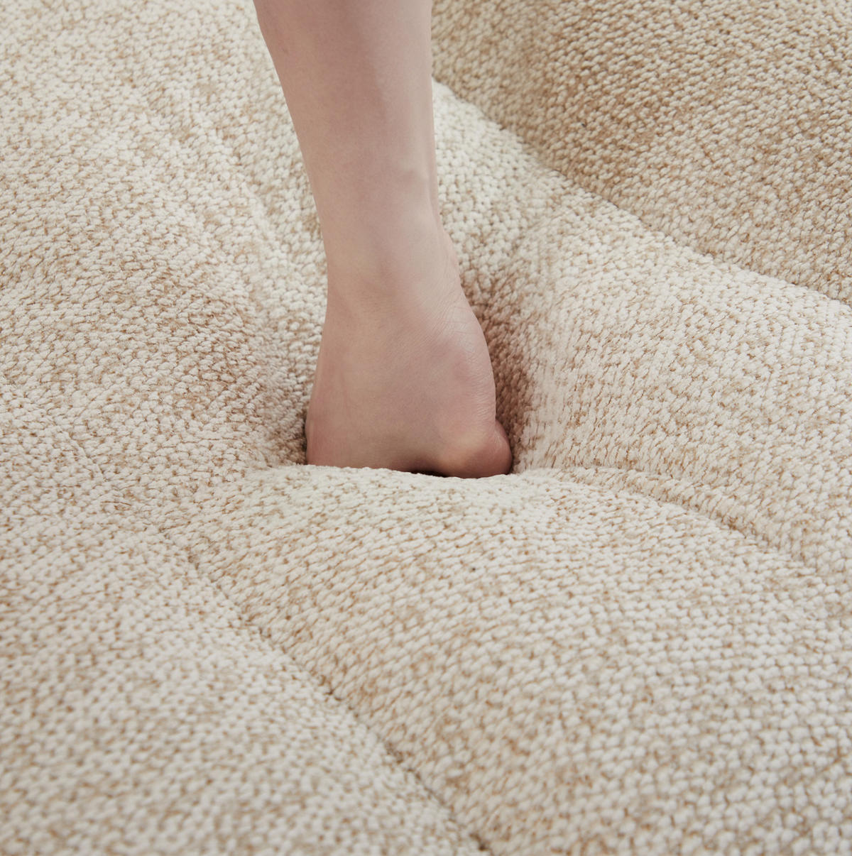 SOFA in Beige Weiß aus Granuliertem Fleece mit Ottomane - Beige, Textil (104/79/288cm) - Flora Grace