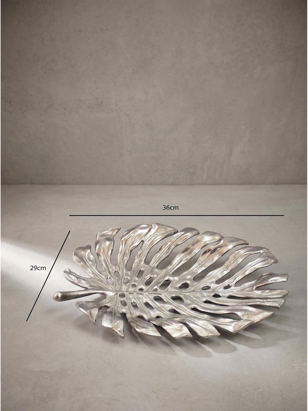 DEKOSCHALE MILNA, Aluminium, handgefertigt, Silber, 36 x 29 x 4 cm - Silberfarben, Metall (4cm) - KADIMA DESIGN