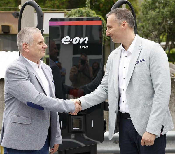 Ellepik a bútorboltokat az e-töltők