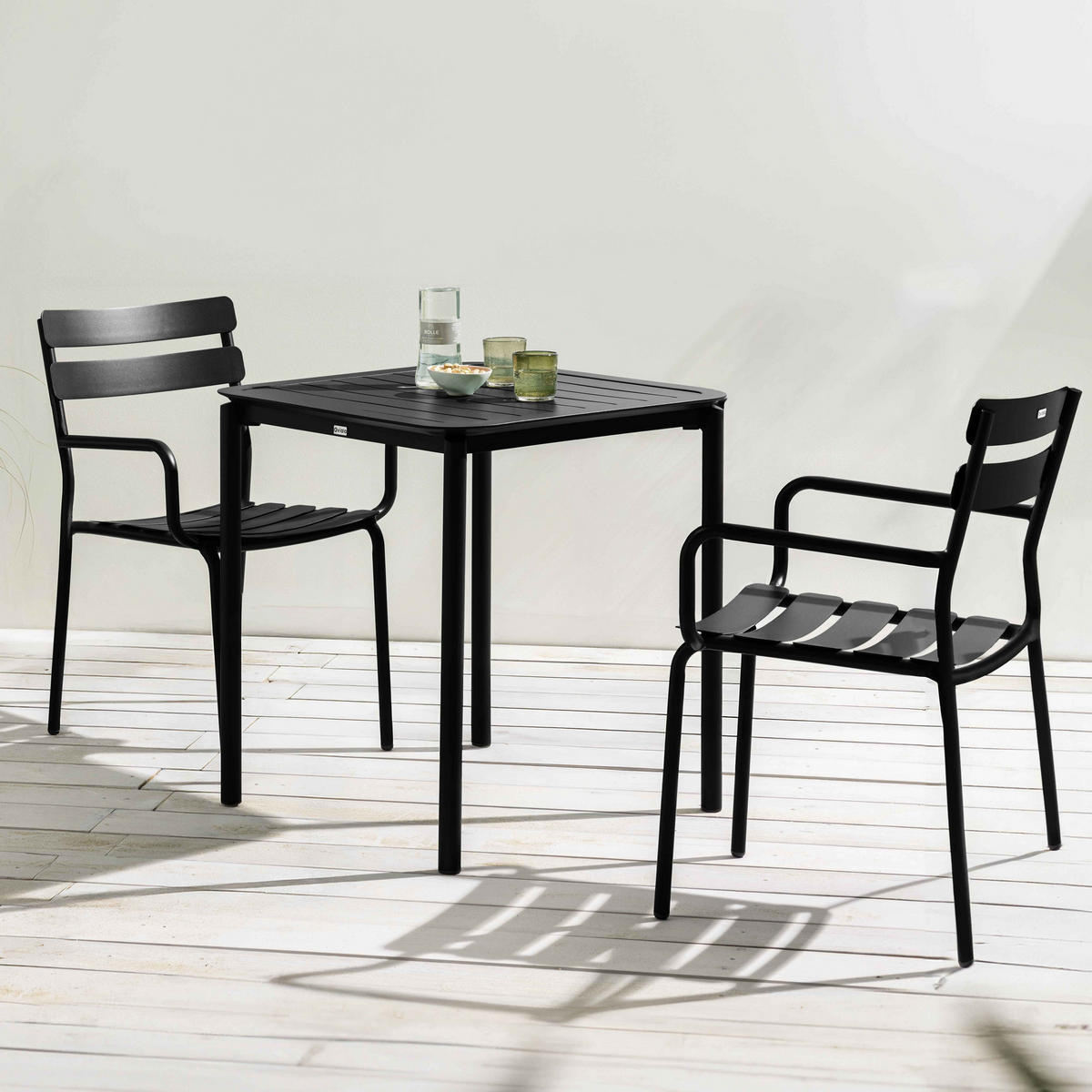 GARTENSET, quadratisch (70 x 70cm) und 2 Sessel, Schwarz - Schwarz, Metall - Oviala