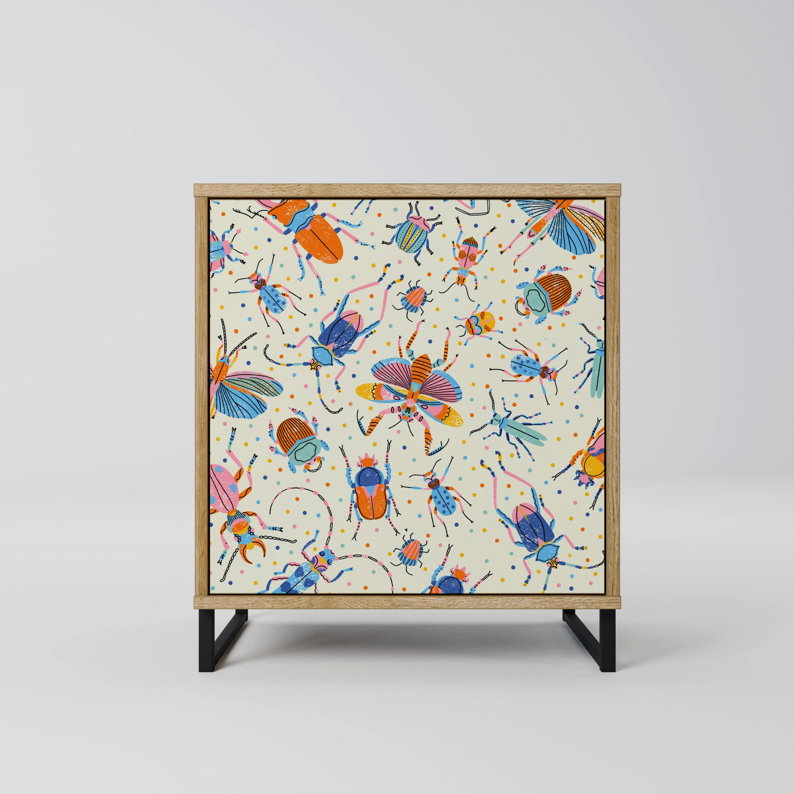 SIDEBOARD COLORFUL INSECTS, Eichefarben, 57,5x42x67,5 cm, Schwarze Metall-Rahmenfüße - Eichefarben/Multicolor, Holzwerkstoff/Metall (57.5/67.5/42cm) - SpaceRebels