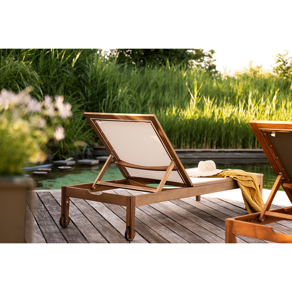 SONNENLIEGE Weiß Massivholz 2er-Set NAVEEN - Weiß, Textil (75/100/195cm) - Miliboo