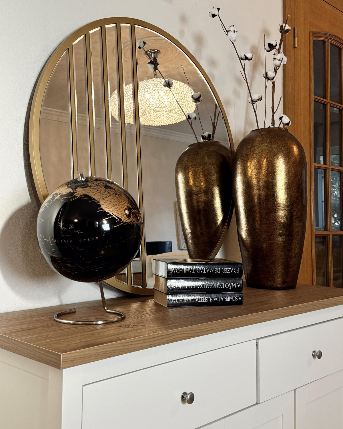 SIDEBOARD se 3 dveřmi Krémově bílý Atoca - krémová, kompozitní dřevo (113/81/39cm) - Beliani