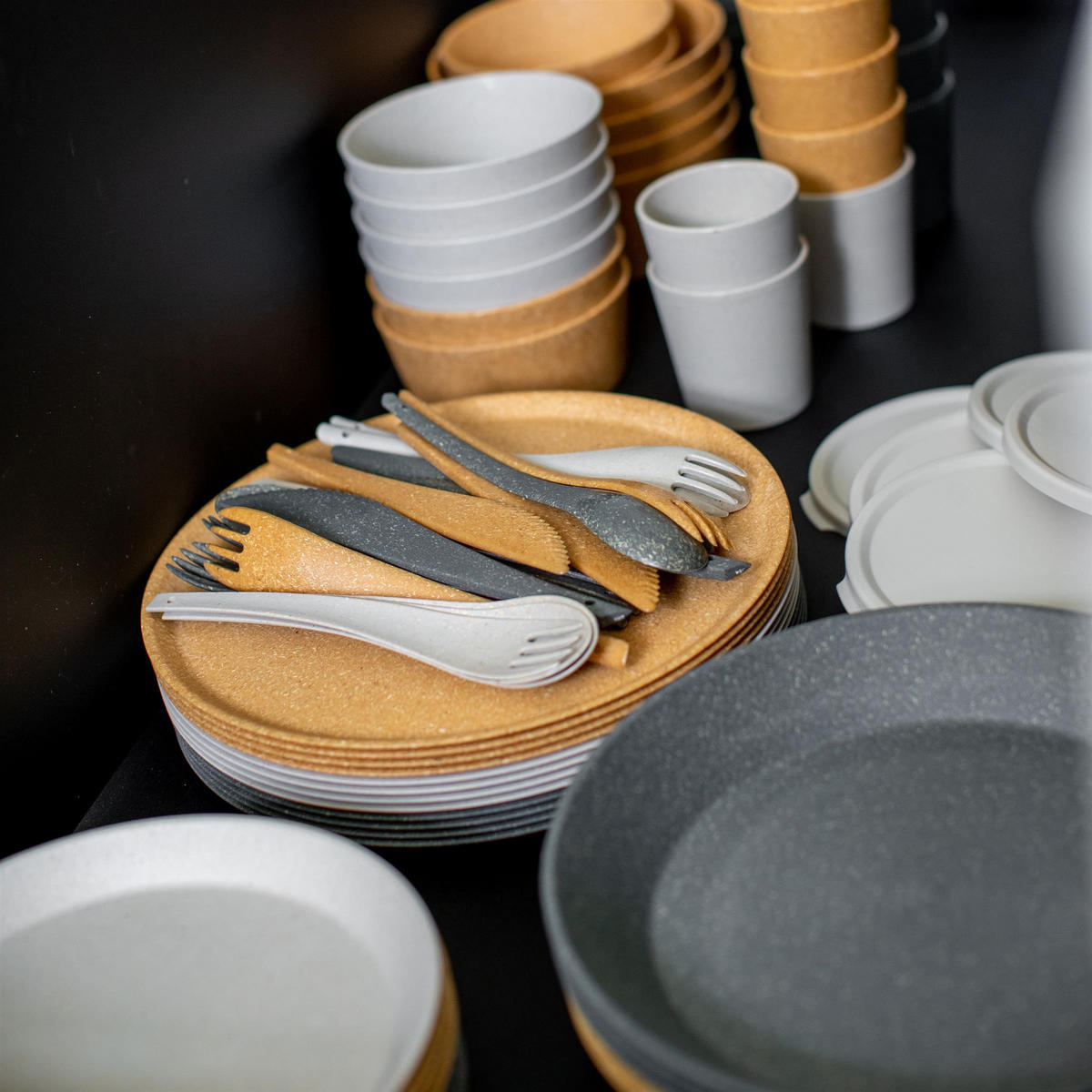 FRÜHSTÜCKSTELLER Connect Nature ash grey 20,5/20,5/2 cm - Anthrazit, Kunststoff (20.5/2/20.5cm) - KOZIOL