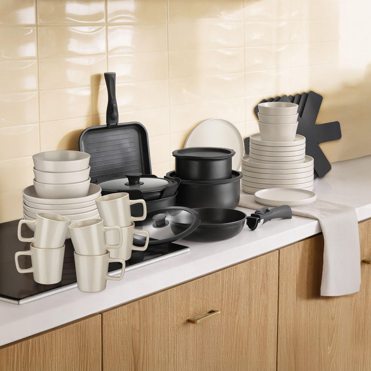 KÜCHENSTARTERSET 47er Set Una/Parma, inklusive Topfschonern und anklemmbaren Griffen, schwarz/taupe - Taupe/Schwarz, Keramik (30/8.5/46.5cm) - tectake