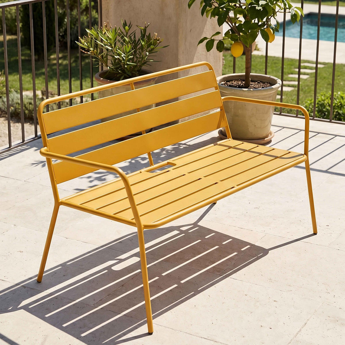 GARTENBANK, Gelb - Gelb, Metall (70/76/130cm) - Oviala