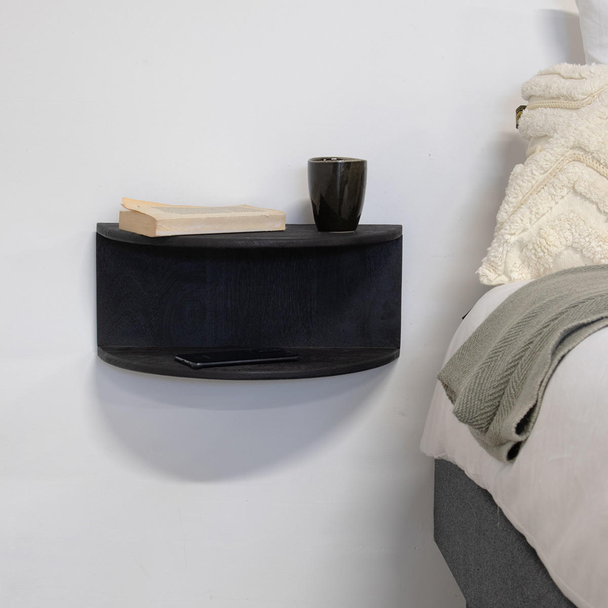 NACHTTISCH schwebend aus Mangoholz 45x28x22cm, schwarz - Schwarz, Holz (45/22/28cm) - Giga Meubel