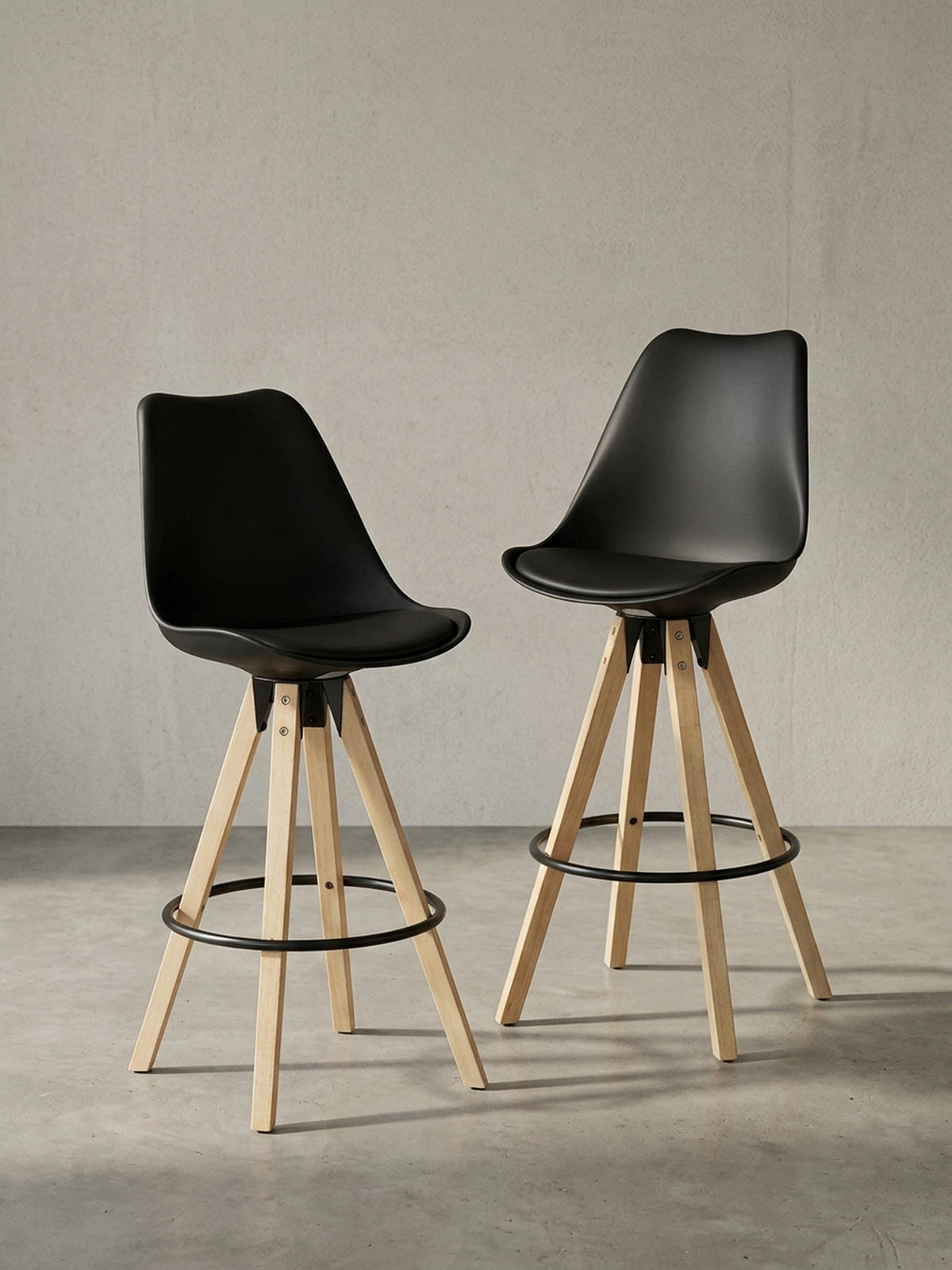 BARHOCKER Set - Ergonomisch Sitzschale, Holzbeine, Schwarz 45x45x113 cm - Beige/Schwarz, Holz/Kunststoff (45/113/45cm) - KADIMA DESIGN