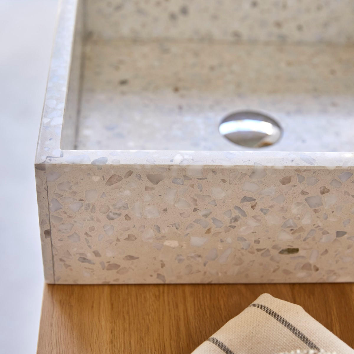 WASCHBECKEN Made Beige aus Premium-Terrazzo - Beige, Stein (40/13/40cm) - Tikamoon