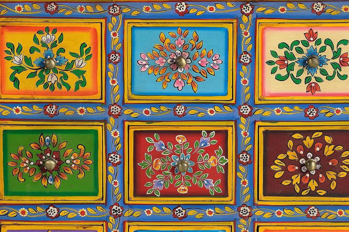 KOMMODE aus Mangoholz mit mehrfarbigen handbemalten Details - Chromfarben, Holz (70/60/30cm) - Giner y Colomer