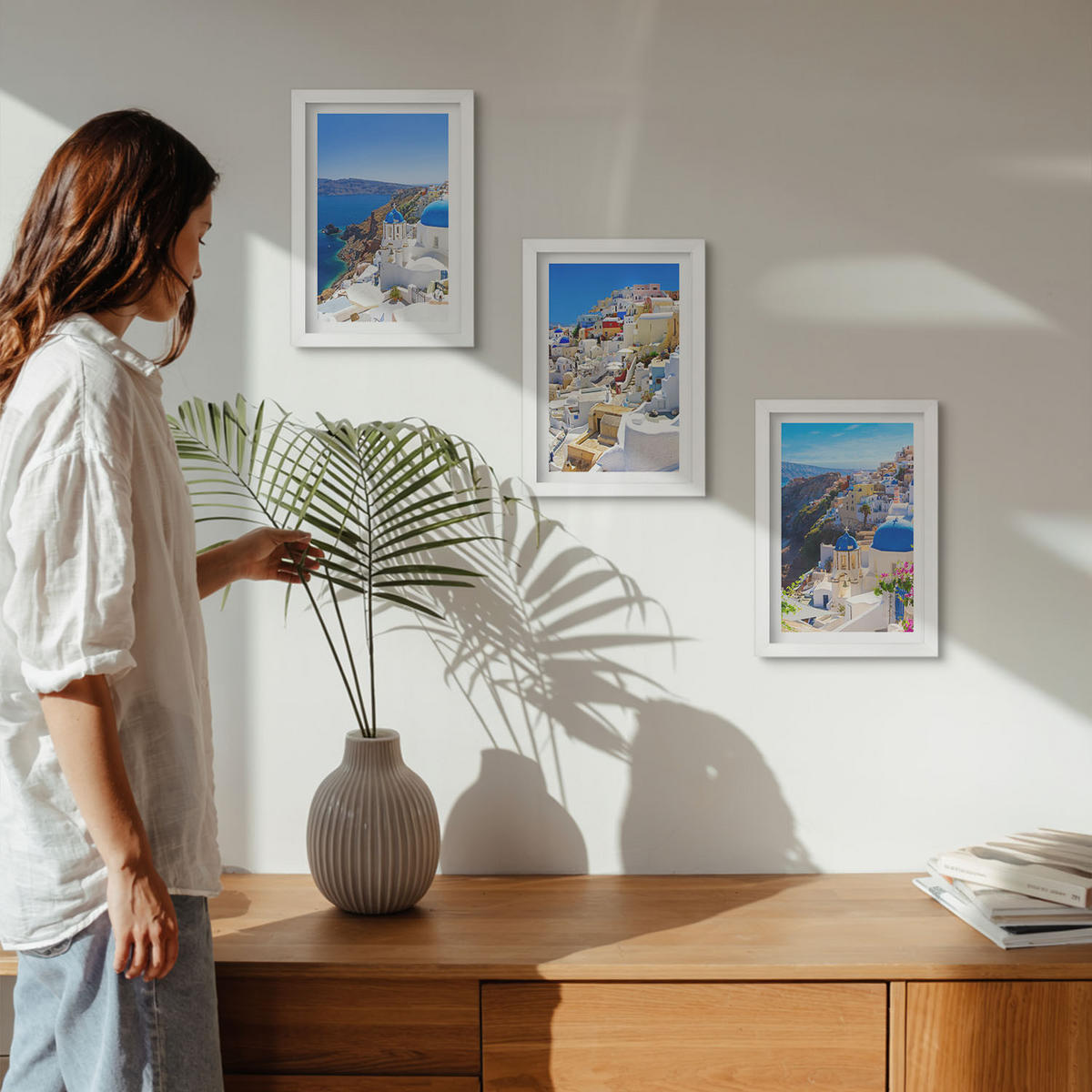 BILDER SET 3er Set - 20x30 cm Weißer Rahmen - Landschaftsarchitektur Oia Santorini - Weiß, Kunststoff (20/30cm) - TULUP