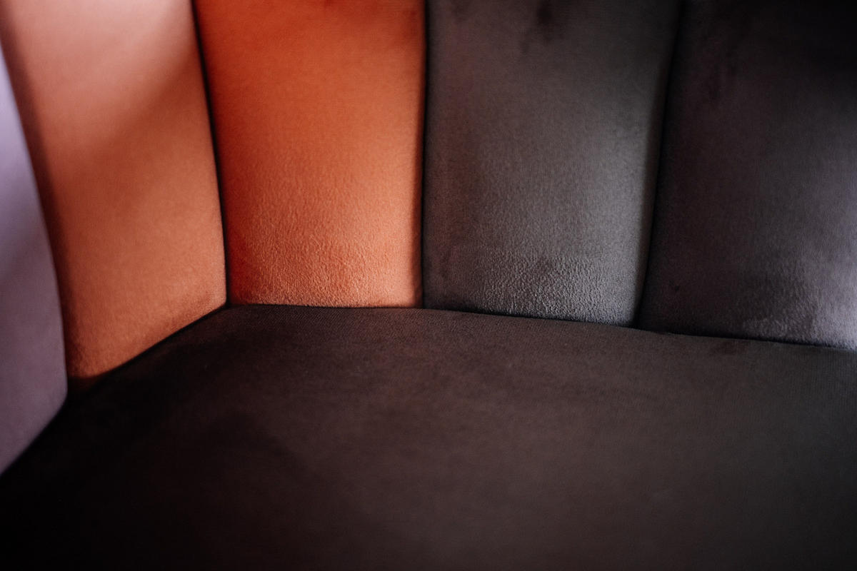 ESSZIMMERSTUHL FREJA Braun Velvet - Dunkelbraun/Schwarz, Kunststoff/Textil (58/85/56cm) - KAWOLA
