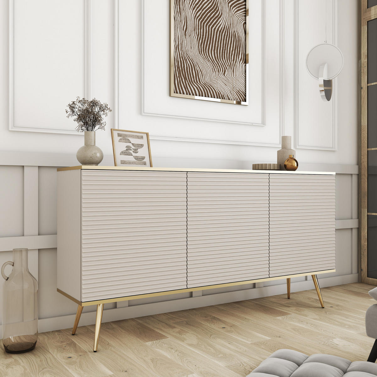 KOMMODE FORNO (Beige, Rillenfront, Goldene Details, 3 Türen, goldene Metallfüße, 160 cm) - Gelb/Beige, Holz/Holzwerkstoff (160/85/39cm) - Ravio