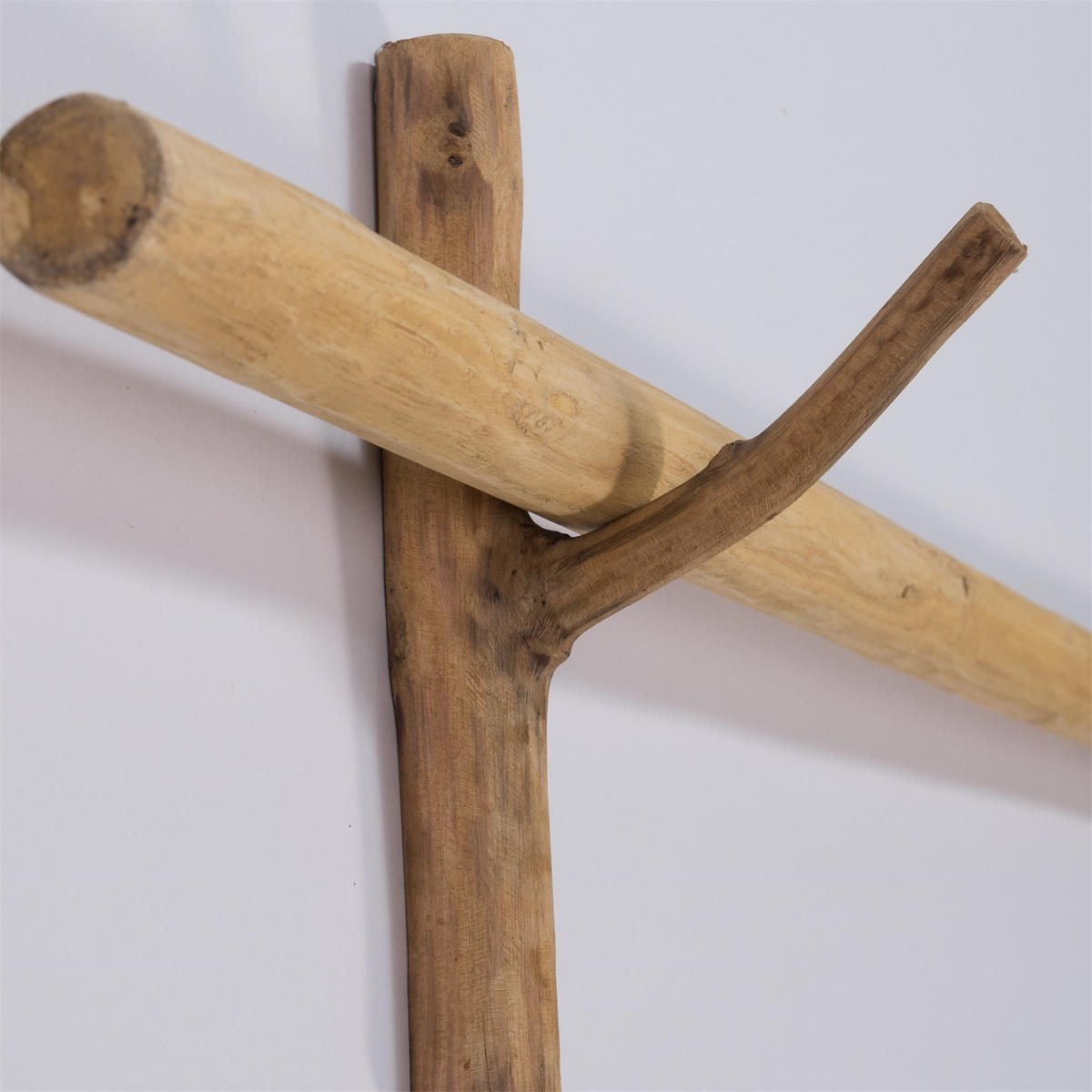 GARDINENSTANGE Vara 170 cm, Teak Massivholz mit Ast-Wandhaken - Naturfarben, Holz (10cm) - CREEDWOOD