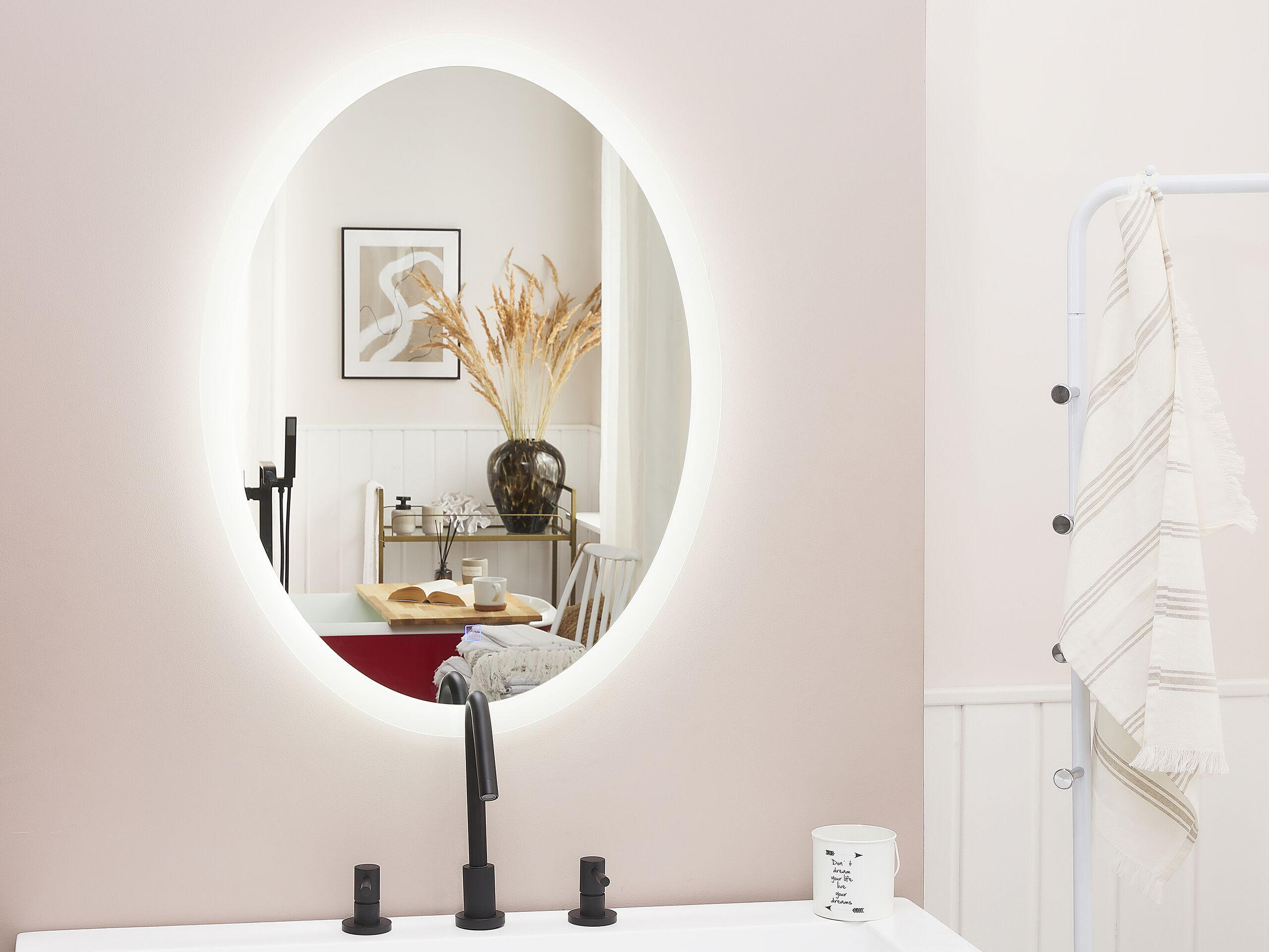 BADSPIEGEL mit LED-Beleuchtung oval 60/80 cm Viriat - Silberfarben, Glas (60/80/3cm) - Beliani