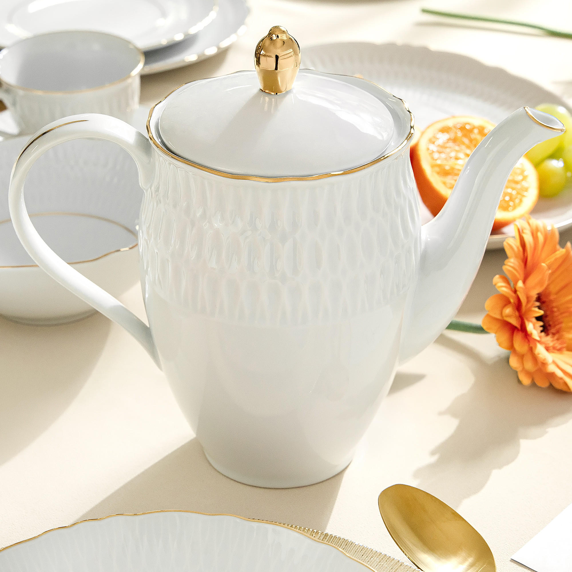 TEEKANNE CMIELOW SOFIA aus Porzellan - Weiß, Keramik (1.6L) - KONSIMO®