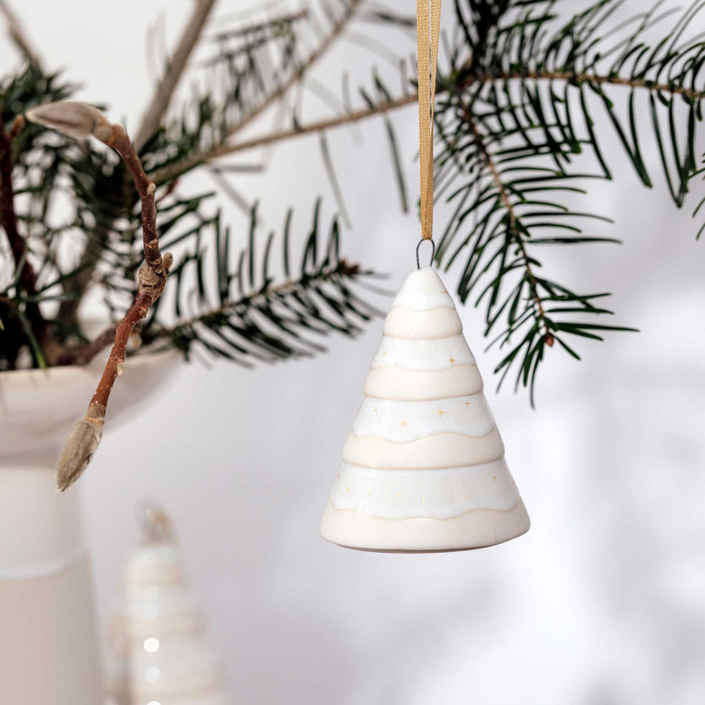 ORNAMENTE TANNENBAUM Winter Glow beige 6er Set - Beige, Keramik (5.8/7.5/5.8cm) - like.Villeroy & Boch