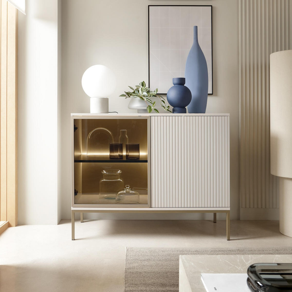 MODERNE Geriffelte Kommode LAGOS K2D (Kaschmir Matt, LED, Champagner Gestell, Push to Open) - Kaschmir/Champagner, Glas/Holz (104/83/39cm) - Ravio