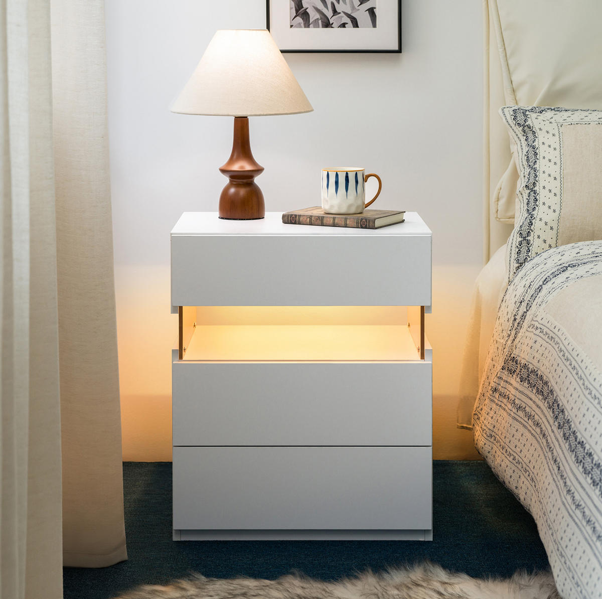 NACHTTISCH 48/38/61 cm mit LED-Beleuchtung in Weiß – 3 Schubladen & moderne Optik - Weiß, Holzwerkstoff (38/61/48cm) - BEAOK