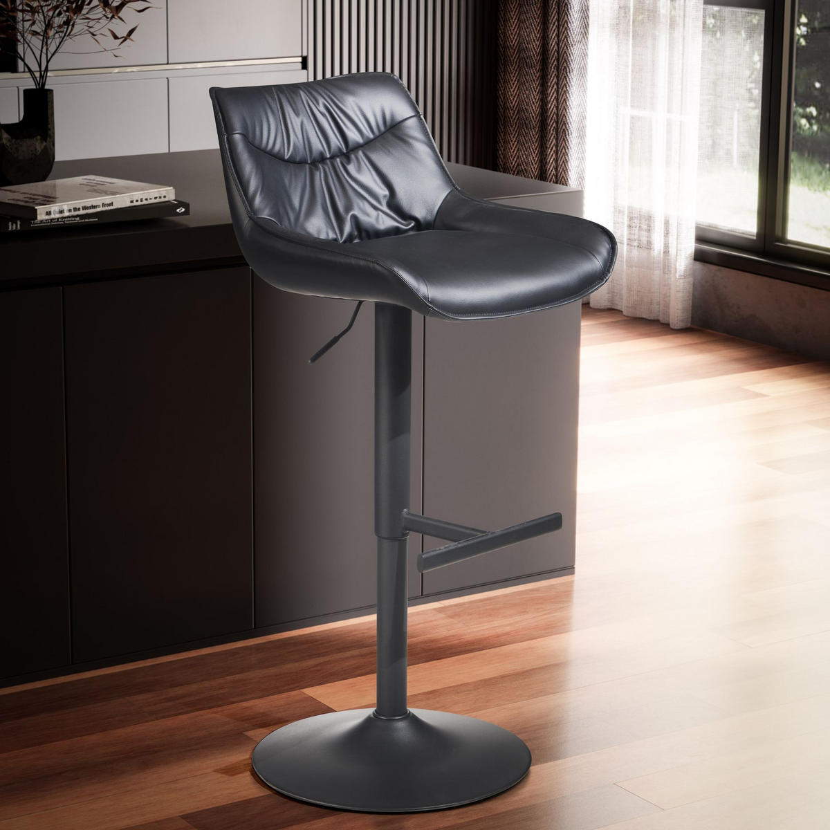 BARHOCKER – Kunstleder Schwarz, Rückenlehne, höhenverstellbar 86–106 cm, Trompetenfuß, 100 kg - Schwarz, Kunststoff/Textil (45/106/55cm) - KADIMA DESIGN