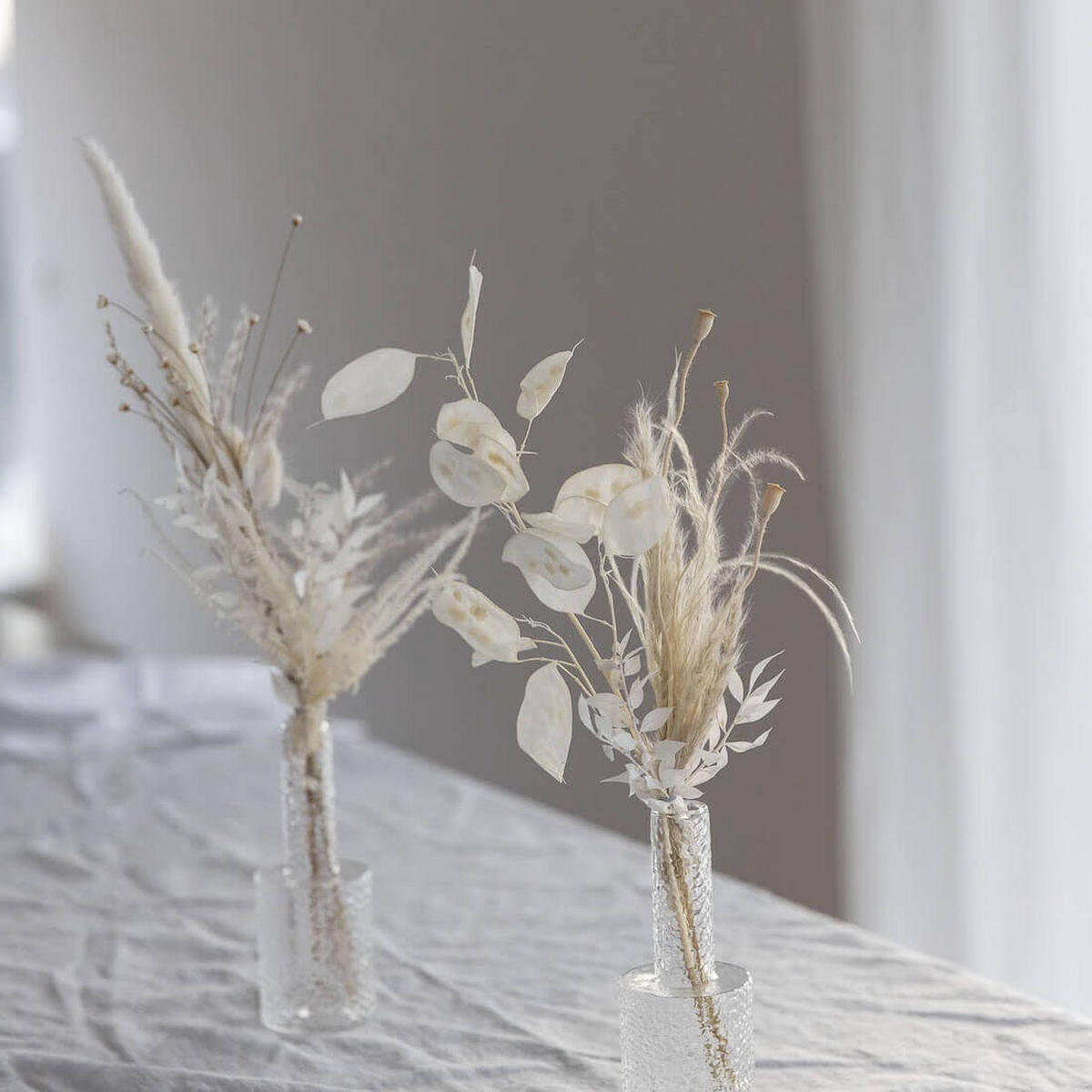TROCKENBLUMENSTRAUSS Tischdeko weiß - mit Lunaria / weiß - Weiß, Naturmaterialien (30cm) - Lykke & You