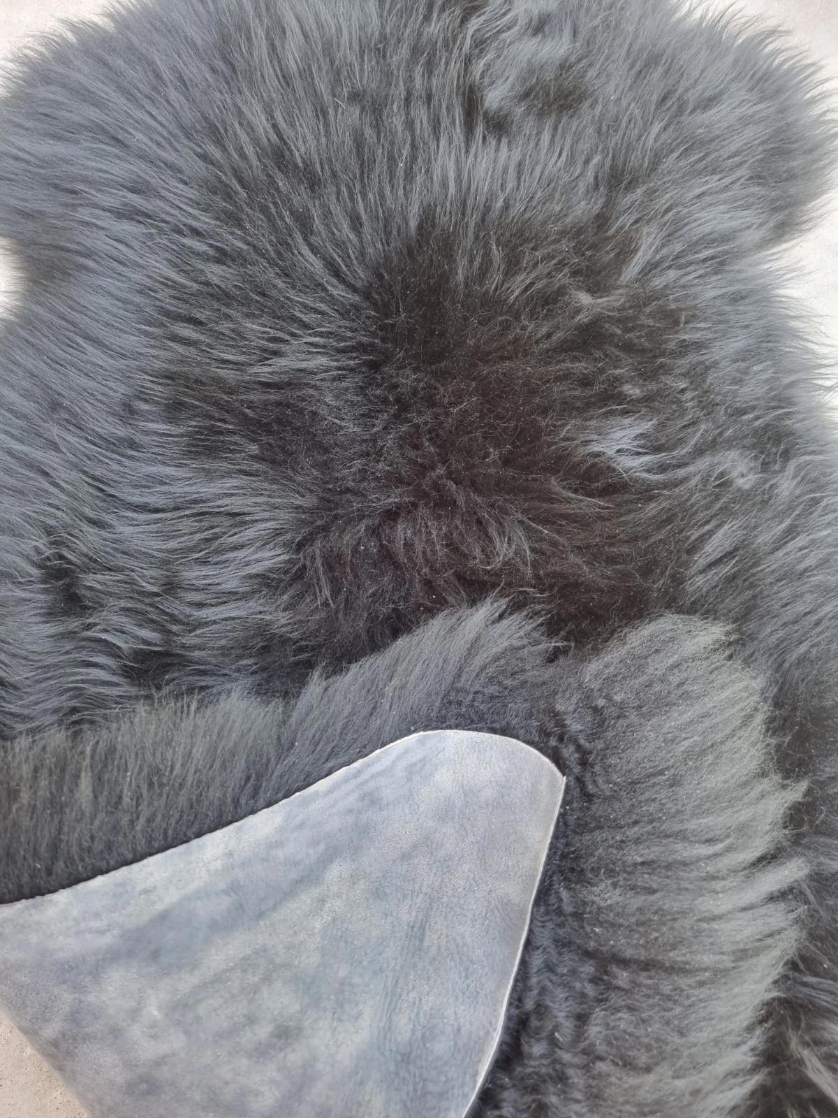 SCHAFFELL Premium Lammfell Natur ungeschoren weiche Wolle Schwarz dyed ca. 115 cm - Schwarz, Fell (65/115cm) - Provellus