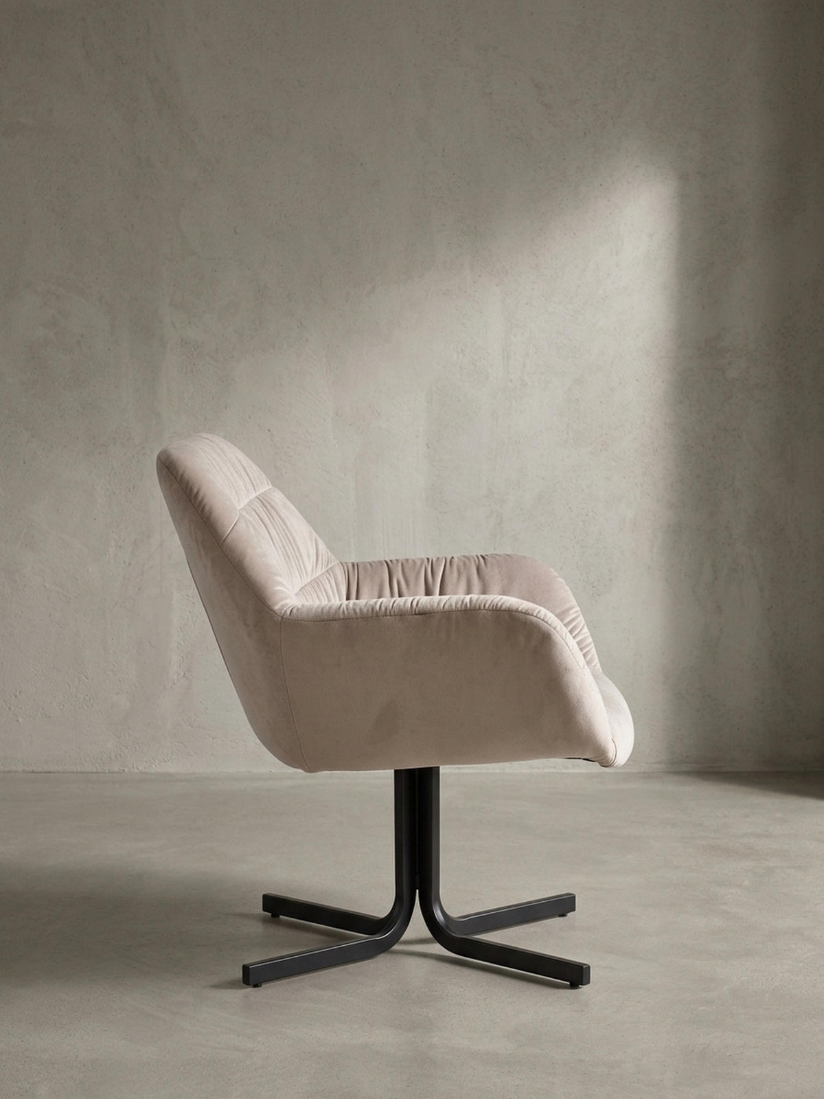 LOUNGESESSEL Samt mit Armlehnen und Metallgestell, gepolsterter Schalensitz, Beige 64x68x74 cm - Beige/Schwarz, Textil/Metall (64/74/68cm) - KADIMA DESIGN