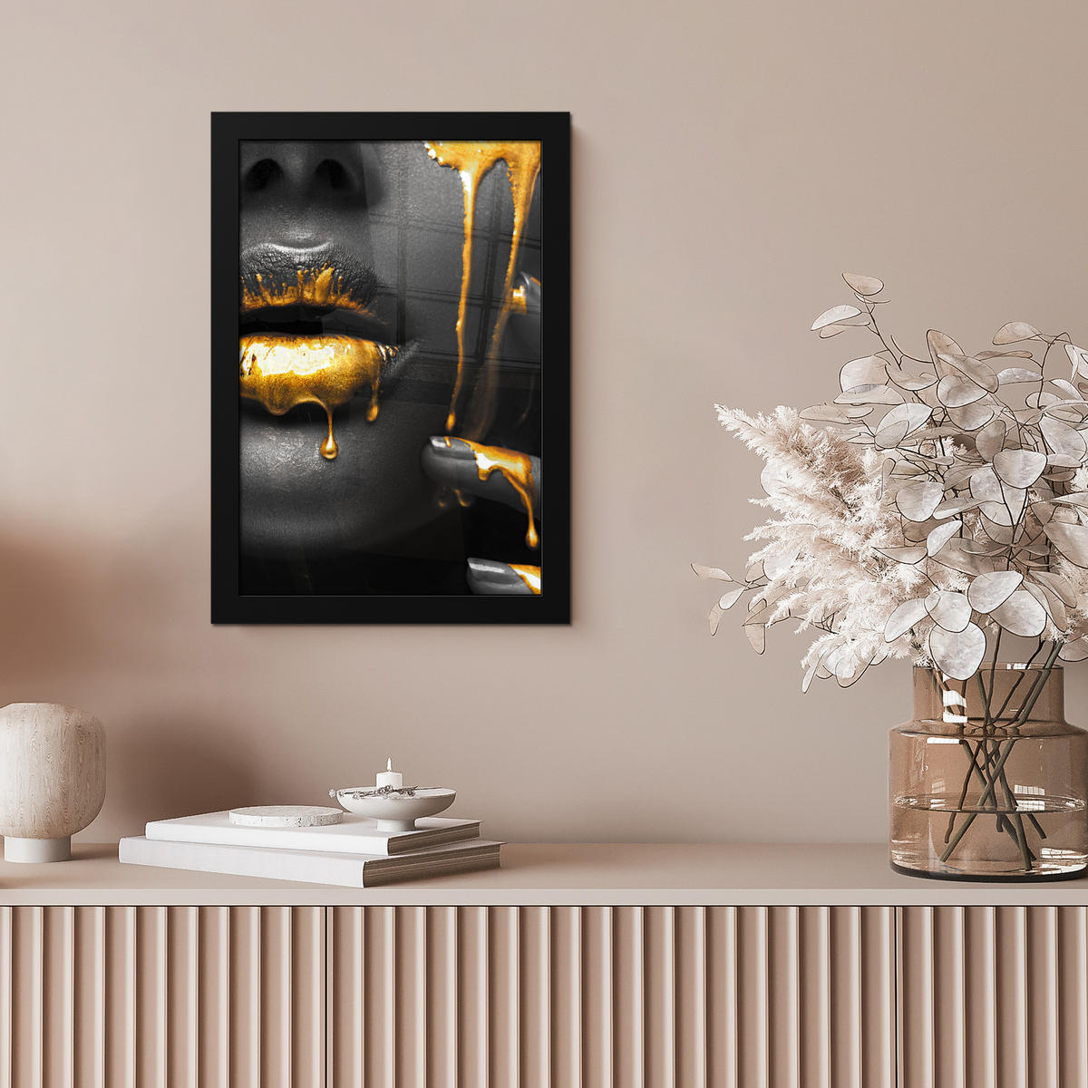 GERAHMTES BILD Frau - Schwarz - Gold - Gesicht - Lippen 20x30 cm - Goldfarben, Papier (20/30cm) - MuchoWow