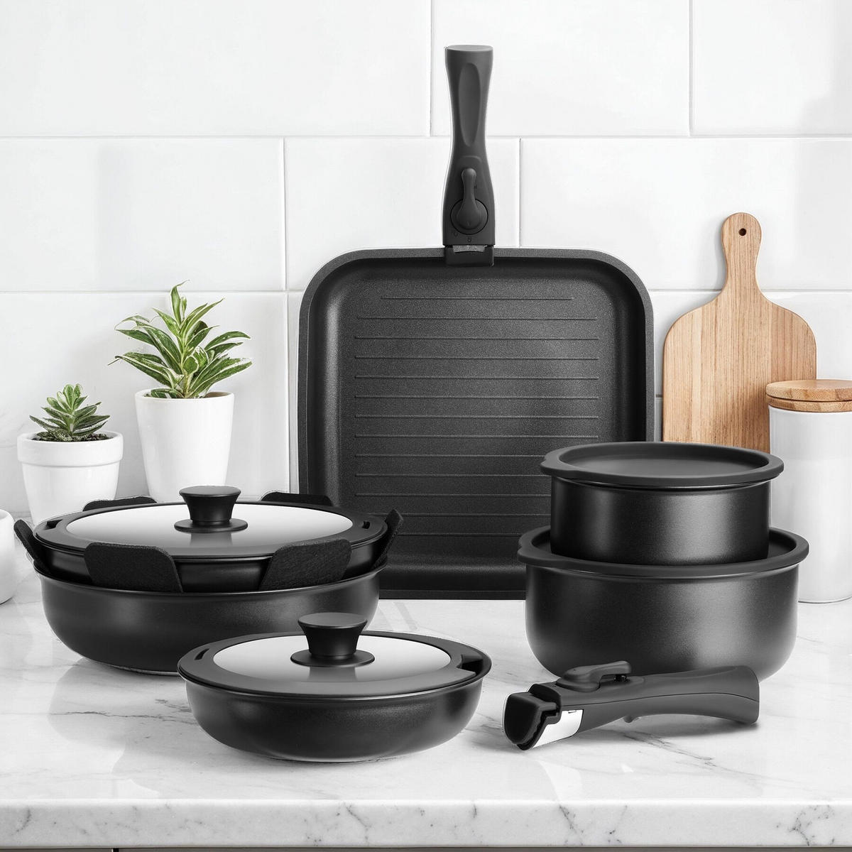 KOCHTOPFSET Parma,Ofenfest bis 175°C, mit 5 Topfschonern,schwarz - Schwarz, Metall - tectake