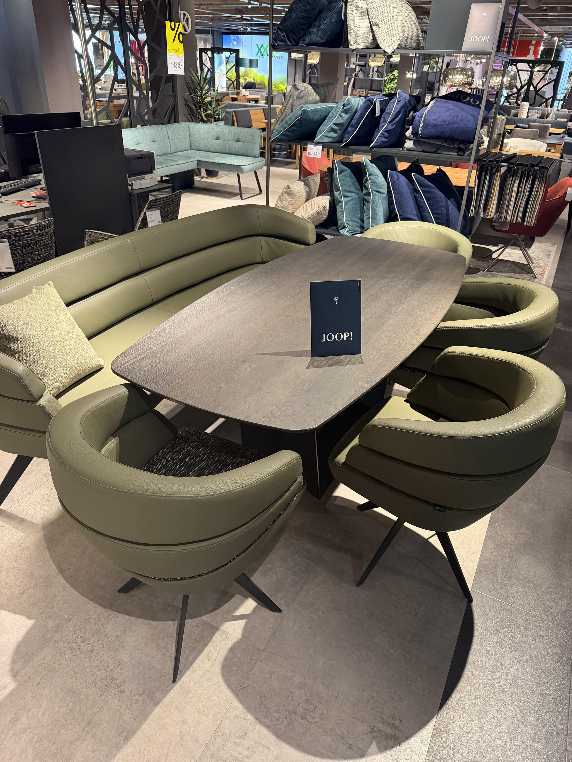 ESSTISCH-GRUPPE CURVES -JOOP!- - Joop!