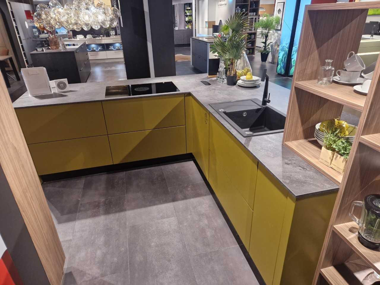 EINBAUKÜCHE BEATE - Novel