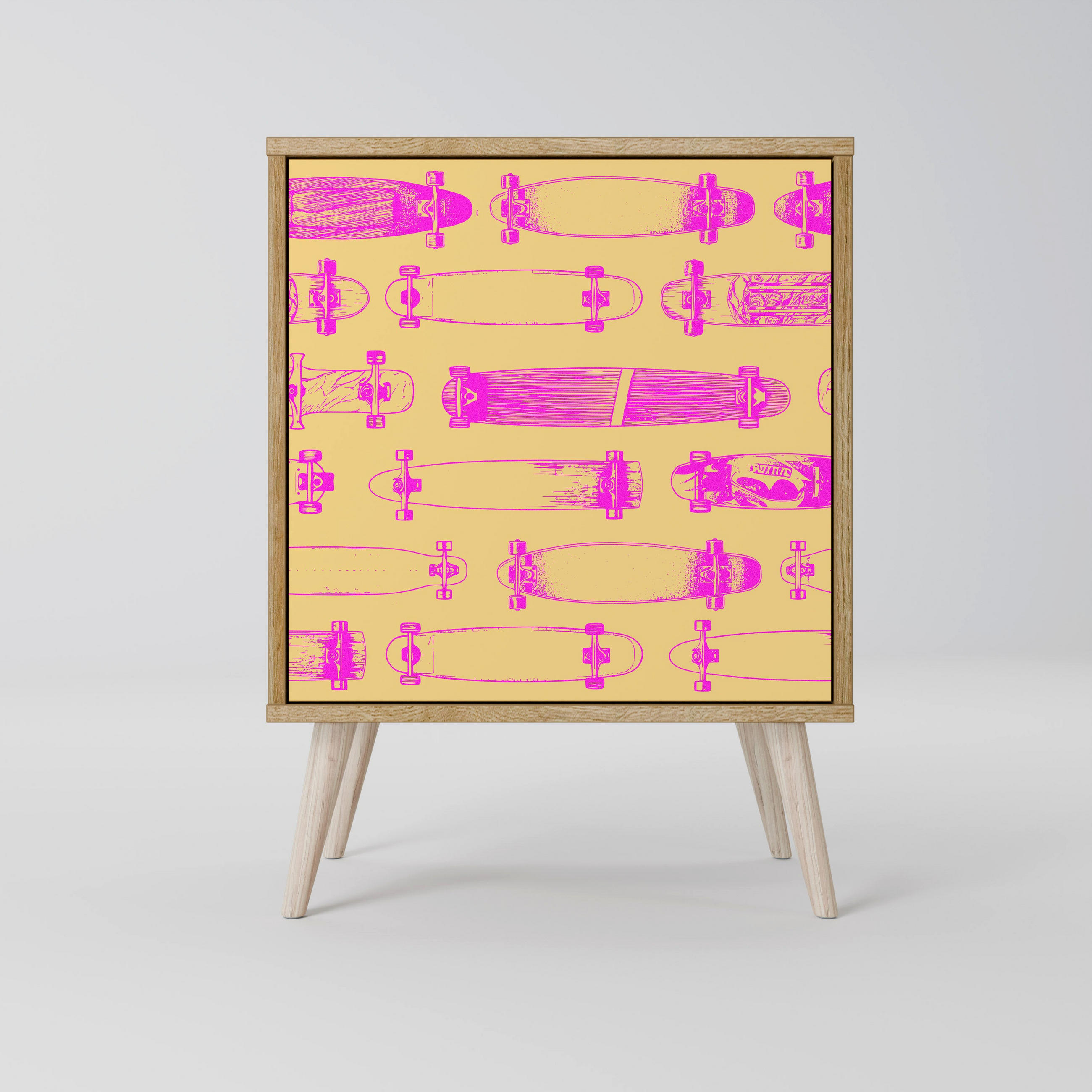 SIDEBOARD SKATEBOARD ARTISTRY, Eichefarben, 57,5x42x77,5 cm, Schräge Buchenholzfüße - Eichefarben/Buchefarben, Holzwerkstoff/Buchenholz (57.5/77.5/42cm) - SpaceRebels