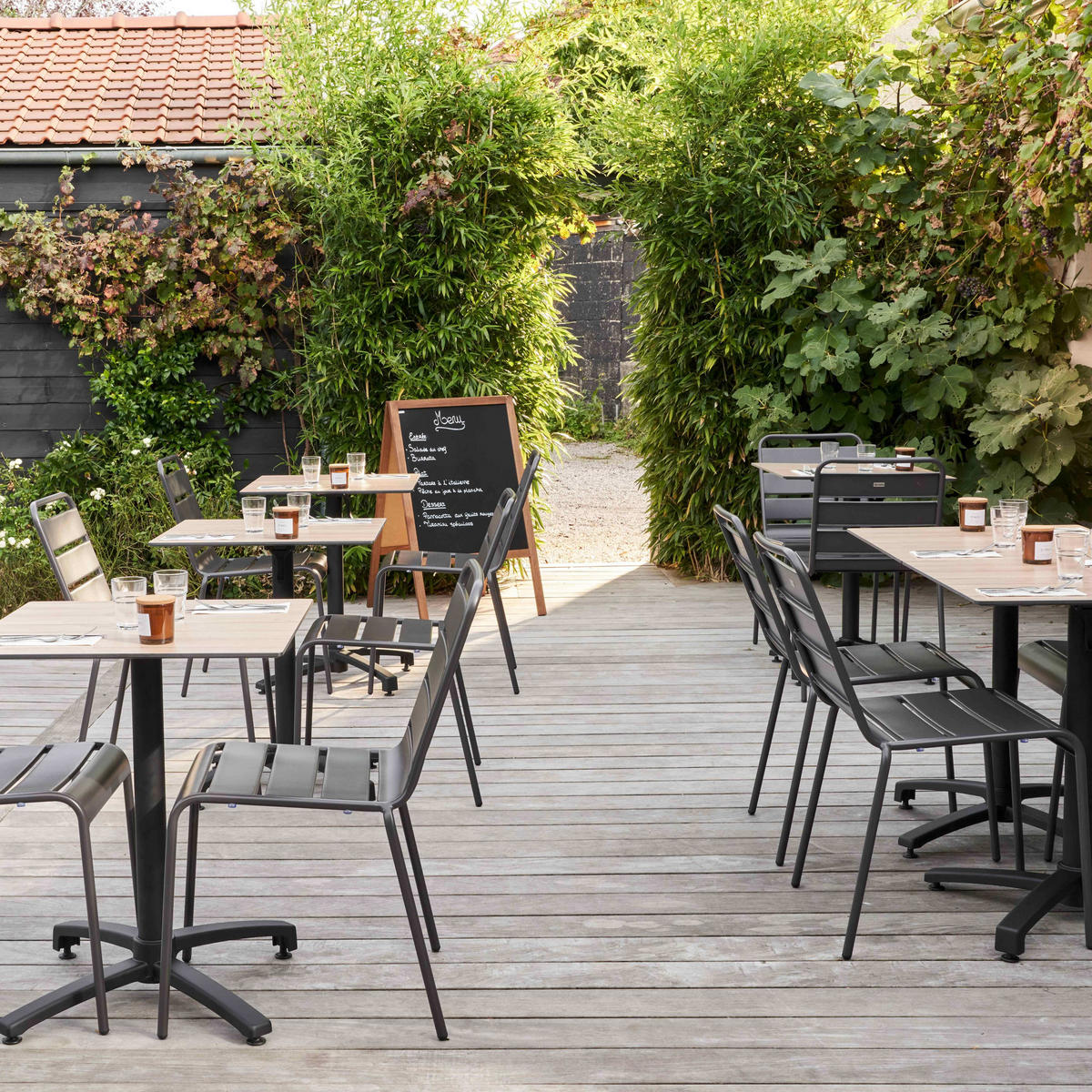TERRASSENTISCH, Braun - Braun, Holzwerkstoff (60/60/72cm) - Oviala