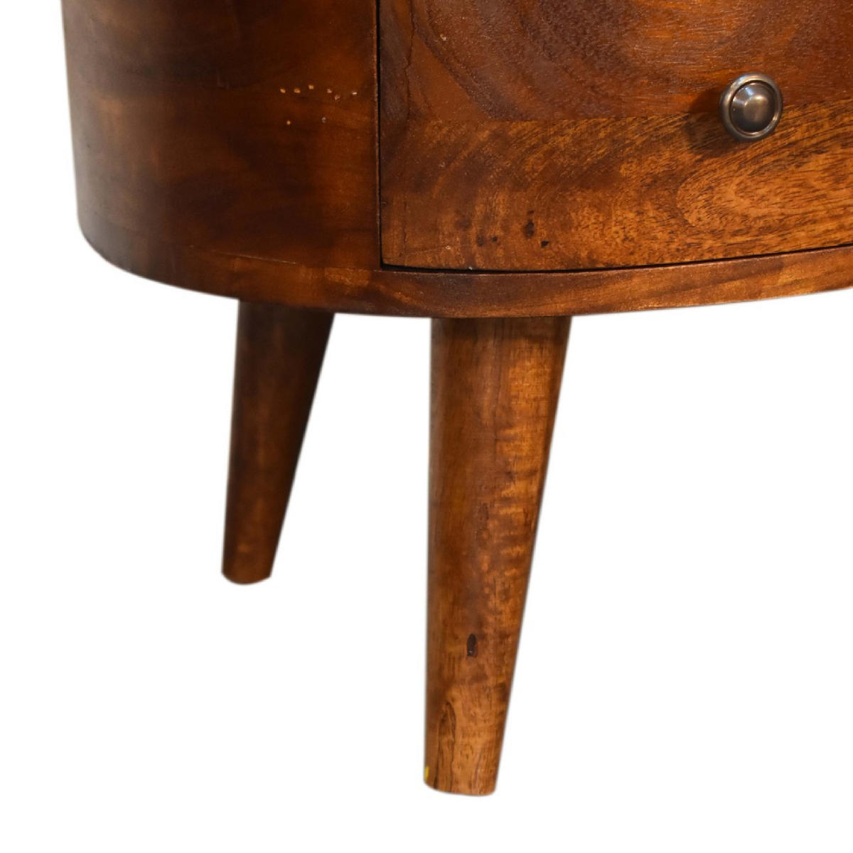 MINI klubska mizica iz masivnega lesa v kostanjevem valovitem dizajnu, 1 predal in odprt predelek, temno rjava - temno rjava/barve medenine, mangov les/kovina (40/70/35cm) - Artisan Furniture