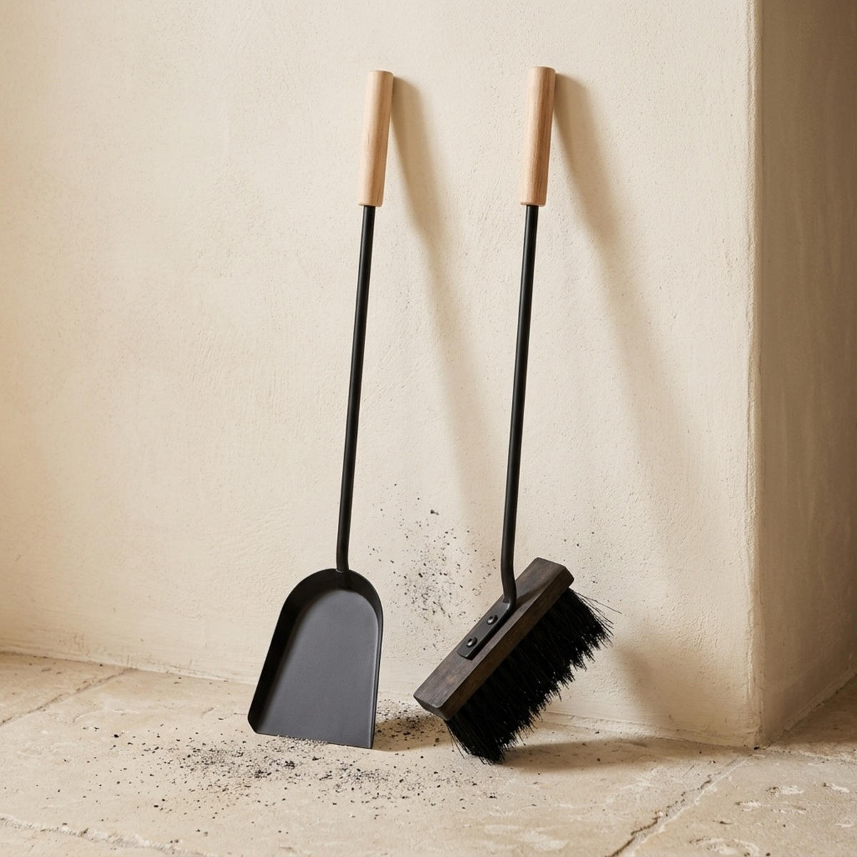 KAMINBESTECK Schwarz Natur 4-teilig Stahl - Schwarz, Holz/Metall (28/66/11cm) - Relaxdays