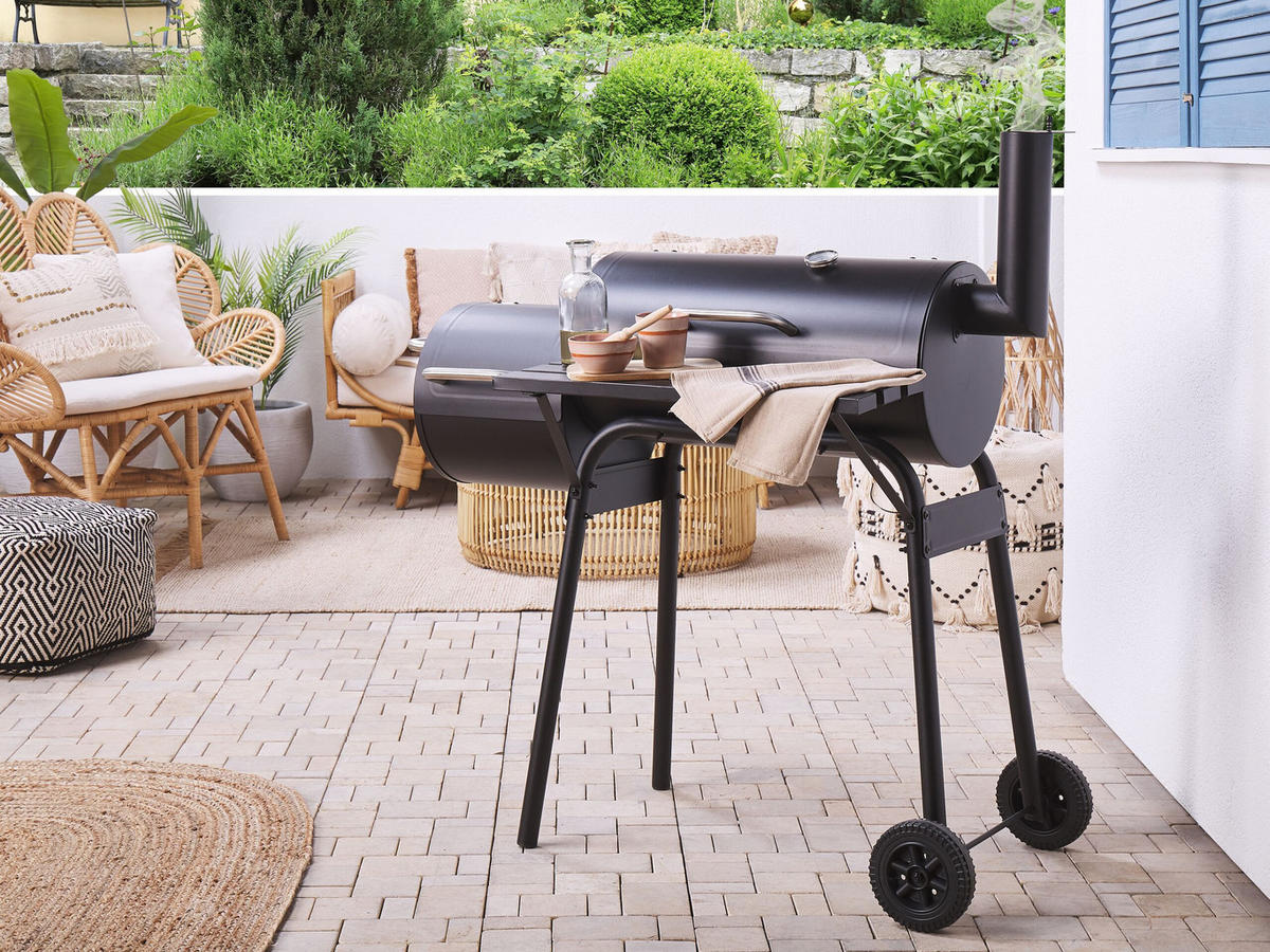 HOLZKOHLEGRILL mit Räucherkammer schwarz rollbar Katla - Schwarz, Metall (66/114/110cm)