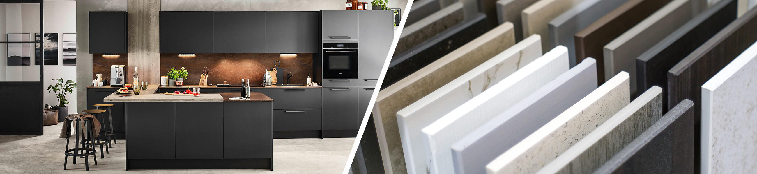 Moderne Küche mit schwarzen Schränken und Holzboden, die eine elegante und einladende Atmosphäre schafft und Materialwand