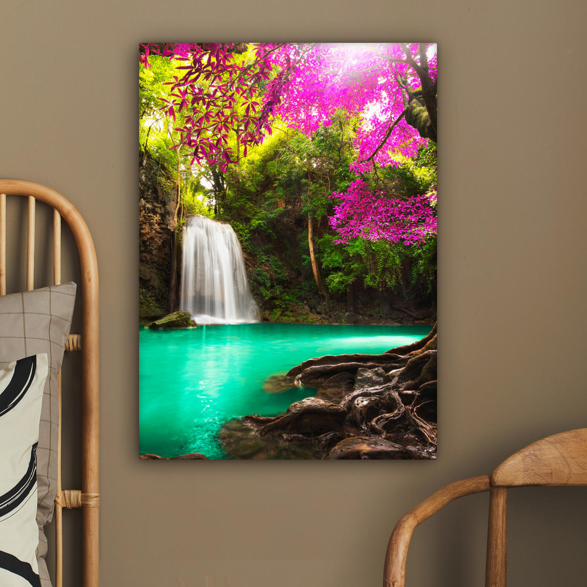 LEINWANDBILD Wasserfall mit bunten Blumen und Bäumen - Natur - Dschungel 60x80 cm - Waldgrün, Textil (60/80cm) - MuchoWow