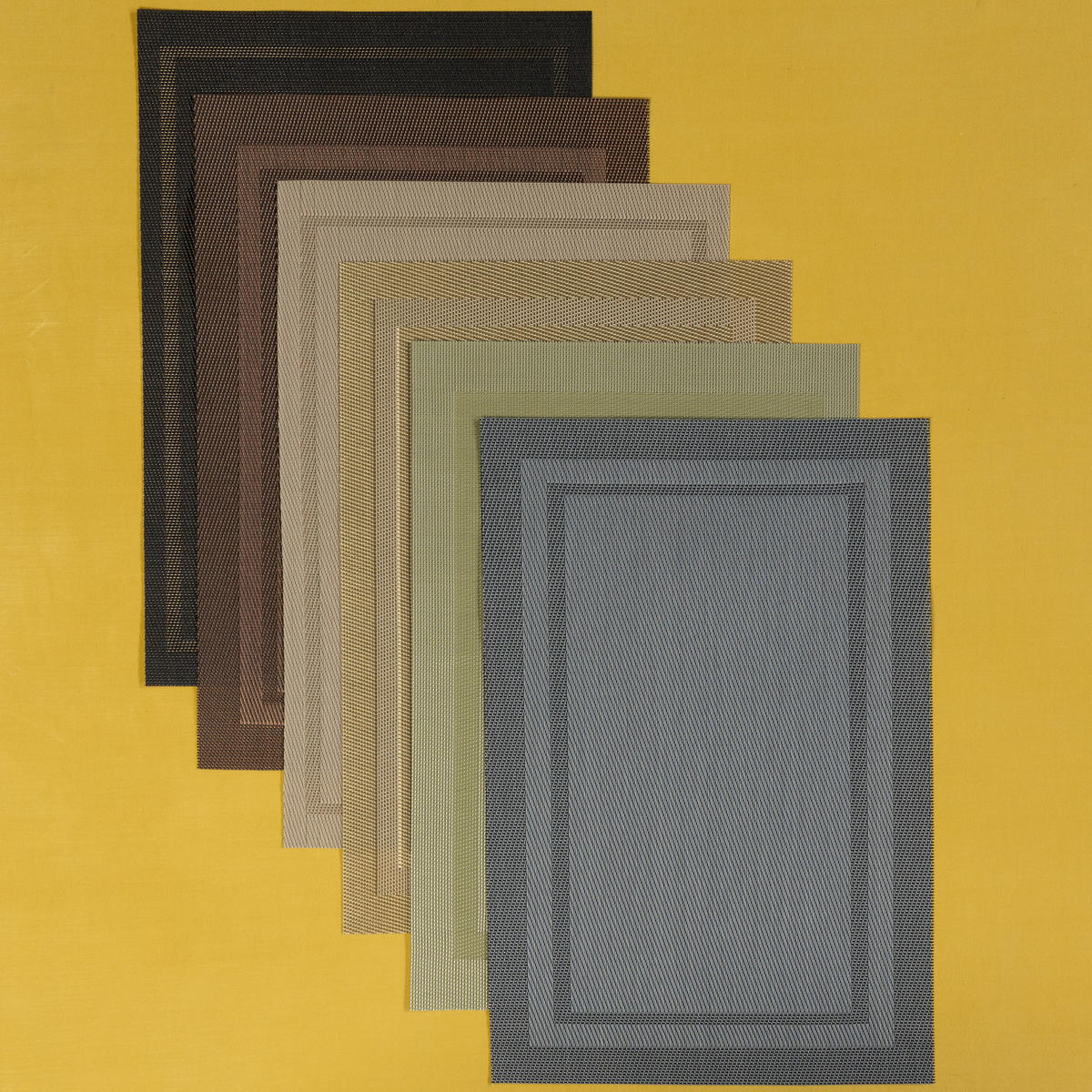 TISCHSET Platzdeckchen - Metall Braun - 45 x 31 cm - 6 Stück - Dunkelbraun, Kunststoff (31/45cm) - Jay Hill