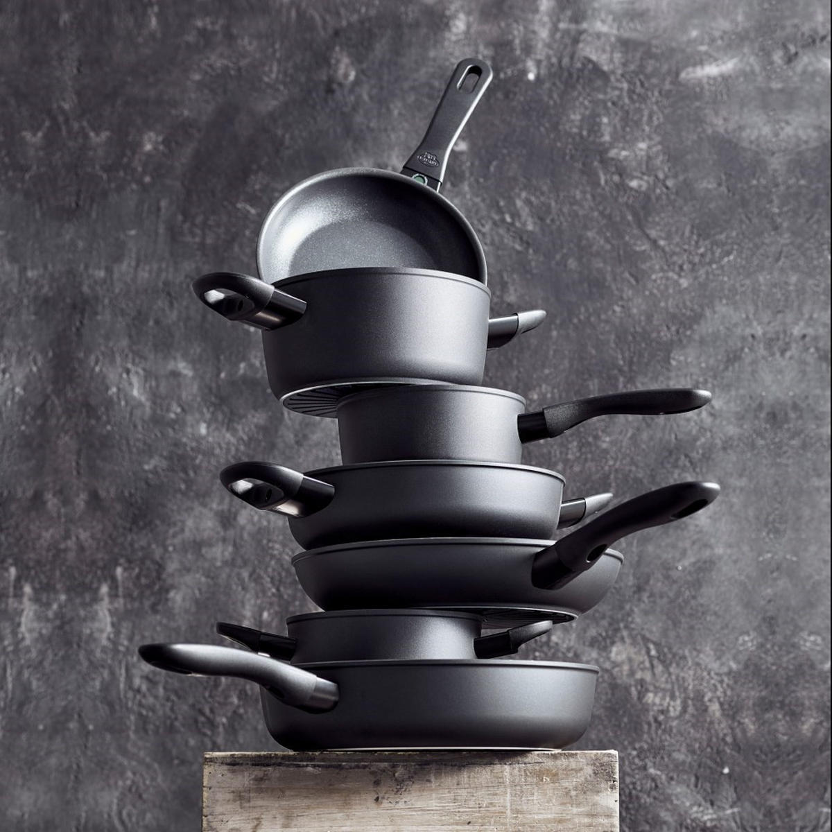 STIELTOPF Schwarz 33.6/16.9/8.4 cm 750029160 - Schwarz, Metall (16cm) - Ballarini